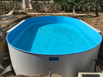 Come avviene il montaggio di una piscina interrata